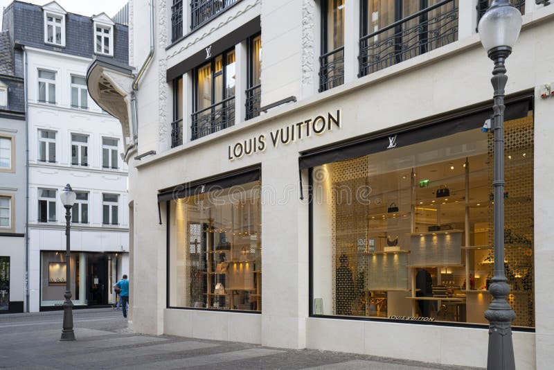 Louis Vuitton, Clothing, Oslo