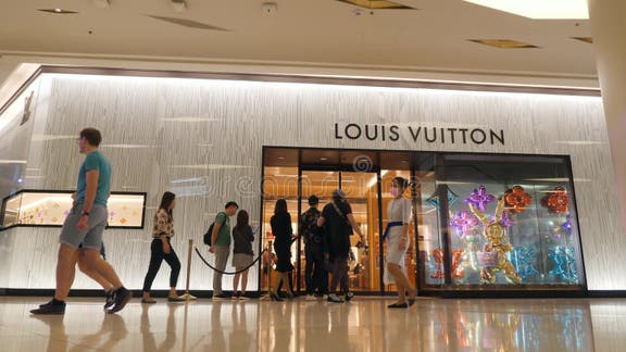 Louis Vuitton Clothing Brand Shop in Siam Paragon Mall. 4K