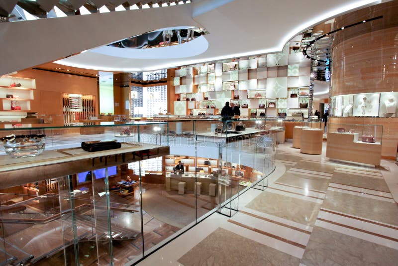 Louis Vuitton Clothing Store In Rome Editorial Photo - Image of interior, clothing: 29191121