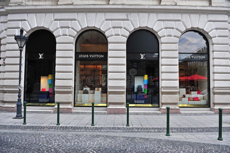 Louis Vuitton store in the shopping street of Geneva – Stock Editorial  Photo © Krasnevsky #86235196