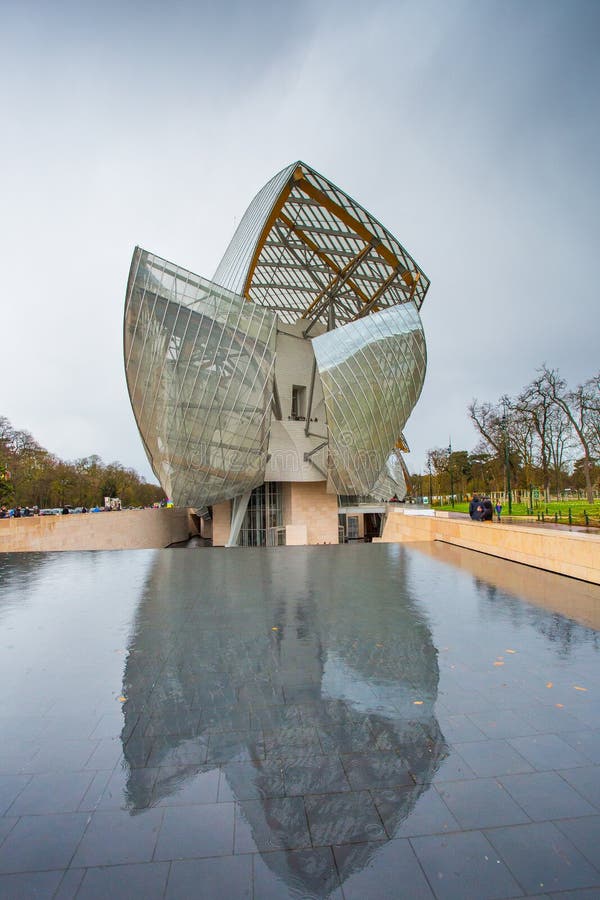 Louis Vuitton Foundation editorial photo. Image of entertainment - 69224656