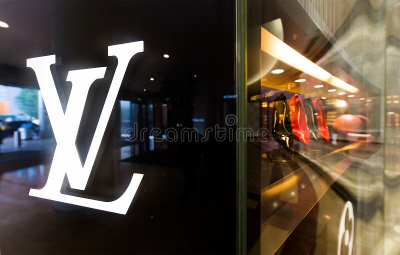 Louis Vuitton Sunglasses in Suria KLCC, Kuala Lumpur Editorial Stock Photo  - Image of indoors, journey: 76426888