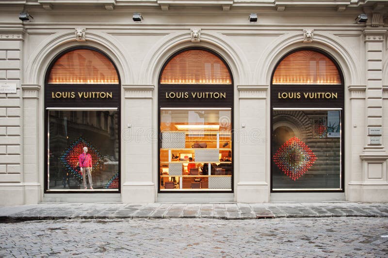 Louis Vuitton przechuje fasadę