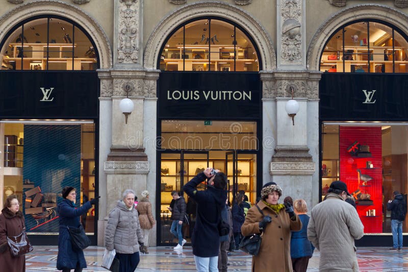 Huge Shopping Day at LOUIS VUITTON in Milan