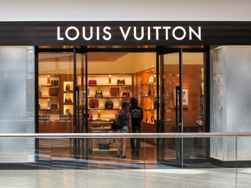 Louis Vuitton shop editorial stock image. Image of house - 111441409