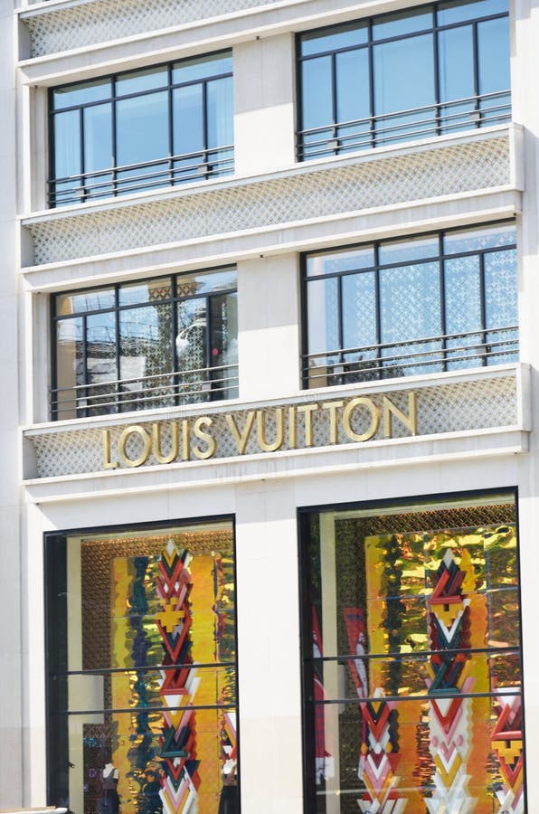 PARIS FRANCE JUNE 19 2015: Louis Vuitton Shopfront On The Champs Elysees.  Stock Photo, Picture and Royalty Free Image. Image 41770074.