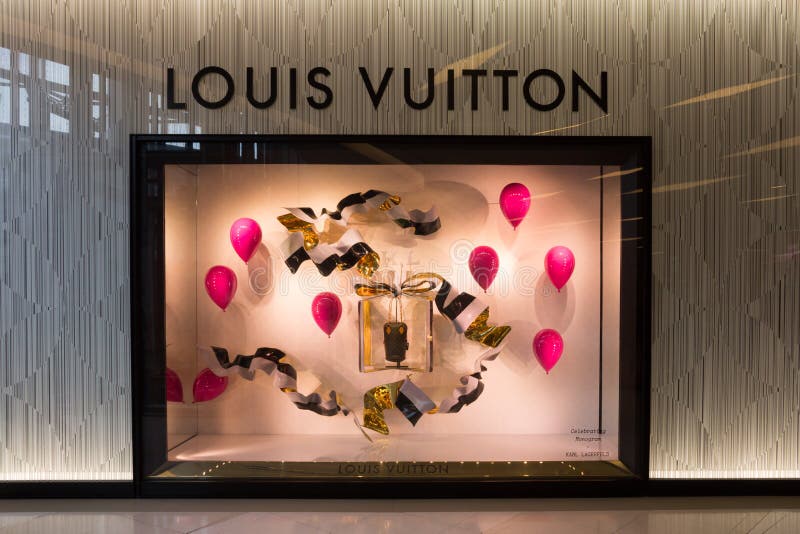 Louis Vuitton Store in Puerto Banus, Marbella, Spain. Editorial Image -  Image of louis, famous: 42313675
