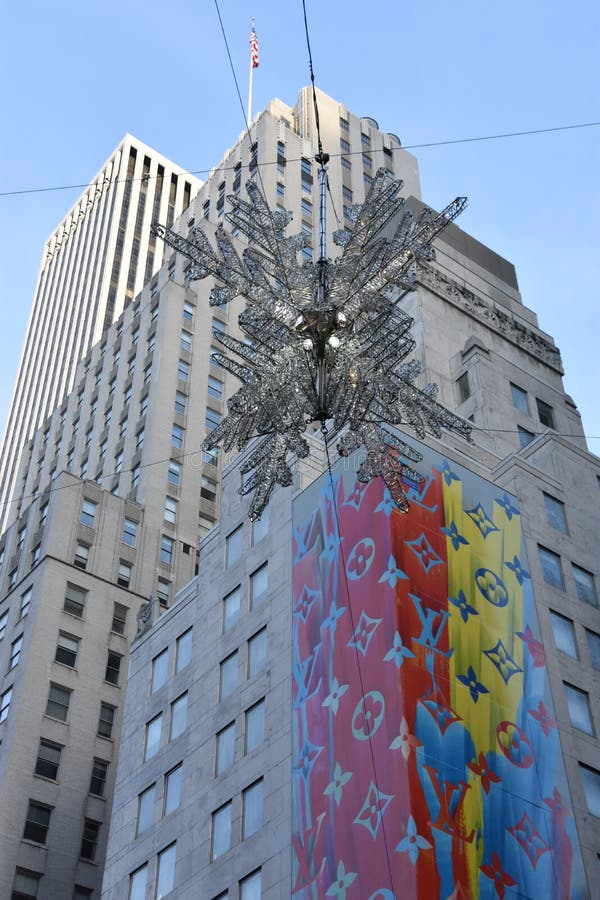 Louis Vuitton Store on Fifth Avenue in Manhattan, New York Editorial Stock  Photo - Image of elite, festive: 173491128