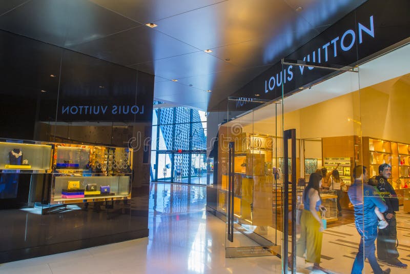 LAS VEGAS - APRIL 13 : Exterior Of A Louis Vuitton Store In Caesars Palace  Hotel In Las Vegas On April 13 , 2016. The Louis Vuitton Company Operates  In 50 Countries