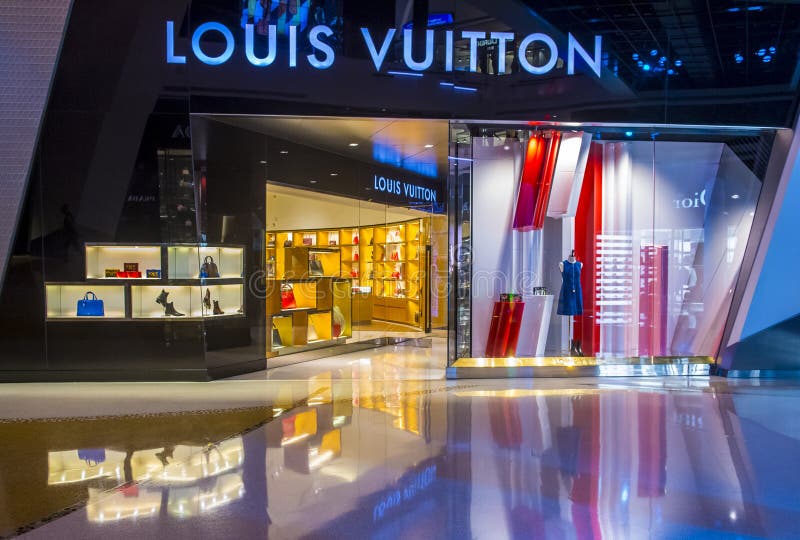 Louis Vuitton Store in Puerto Banus, Marbella, Spain. Editorial Image -  Image of louis, famous: 42313675