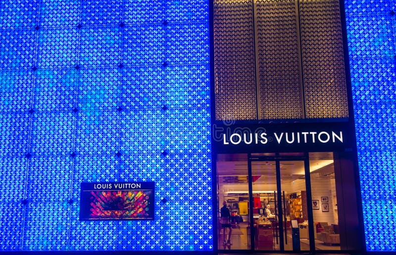 Louis Vuitton store, Marbella Puerto Banus  Marbella, Marbella puerto  banus, Louis vuitton store