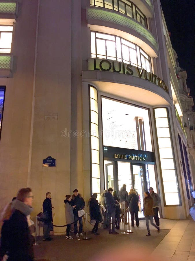 LAS VEGAS - OCT 05 : Exterior Of A Louis Vuitton Store In Las Vegas Strip  On October 05 , 2016. The Louis Vuitton Company Operates In 50 Countries  With More Than