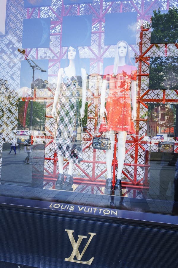Louis Vuitton Store editorial stock image. Image of elysees - 24330724