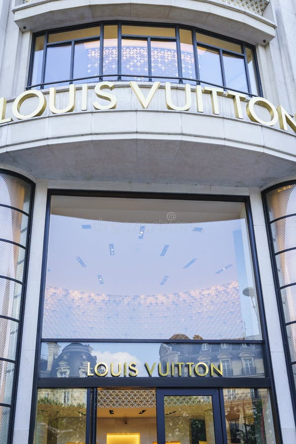 Louis Vuitton Paris Champs Ã‰lysÃ©es Editorial Stock Photo - Image of  france, store: 74043478