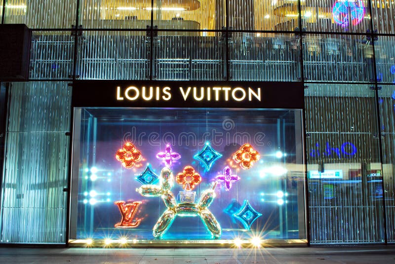 Louis Vuitton store. editorial stock photo. Image of combining - 103275108