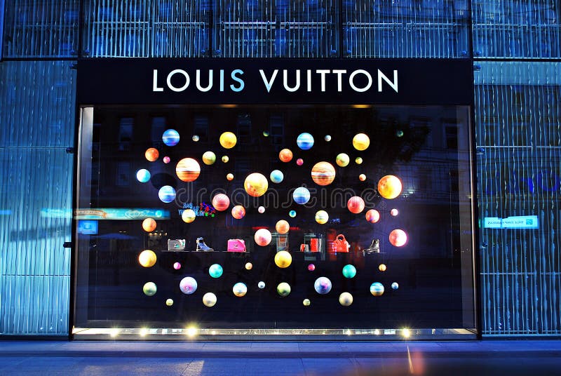 Louis Vuitton store editorial photo. Image of clothes - 77321311