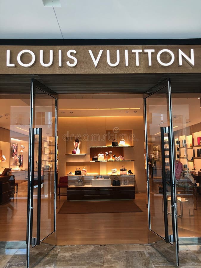 Louis Vuitton redactionele foto. Afbeelding bestaande uit wandelgalerij - 154113071