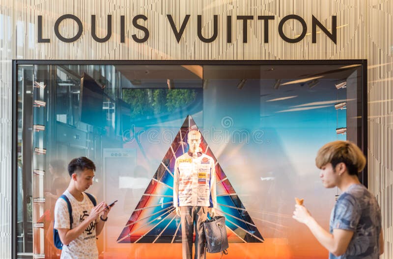 Louis Vuitton Boutique Shop Window Display Stock Photo 675002908