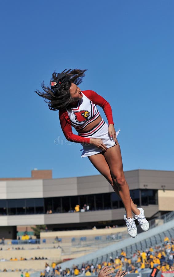 High School Cheerleaders Stunts