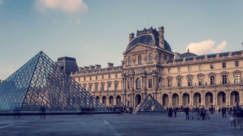 4K Hyperlapse sequence of the 'Louvre' musuem in Paris, France