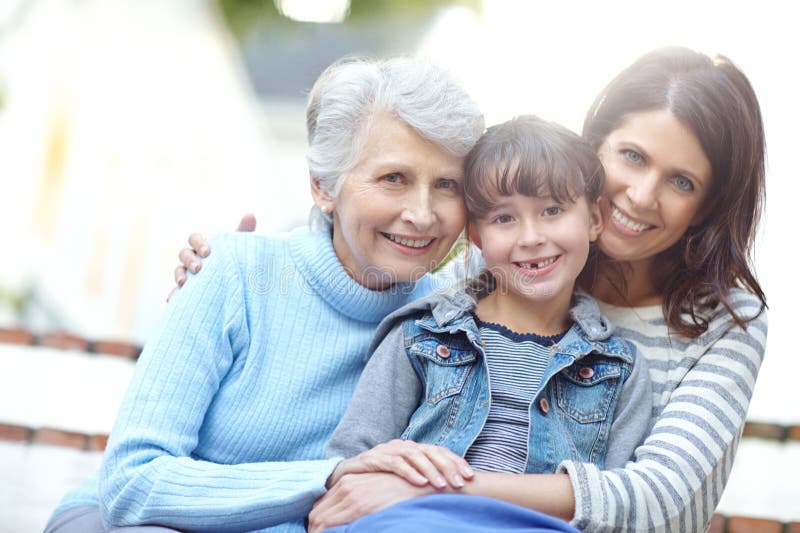love-makes-a-family-portrait-of-a-three-generational-family-sitting