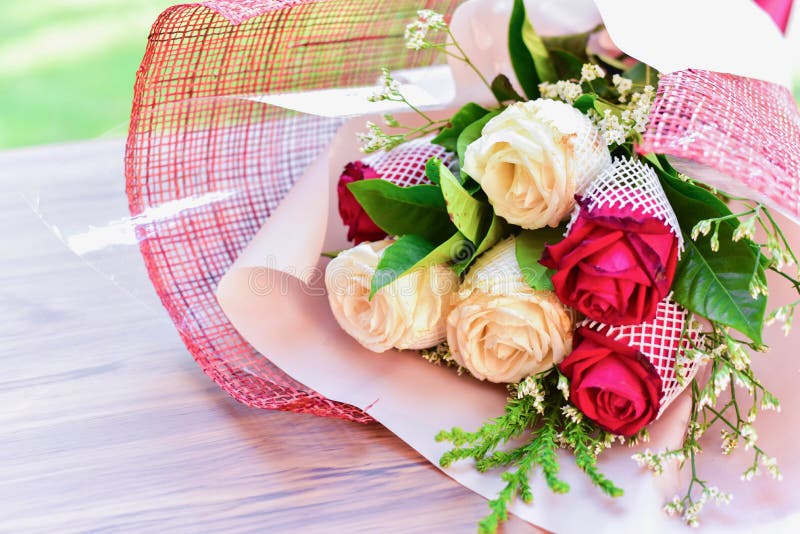 Lovely Roses Bouquet for Valentine`s Day