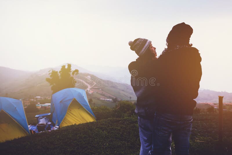 Lover Women and Men Asians Travel Relax in the Holiday. Stand Up Look ...