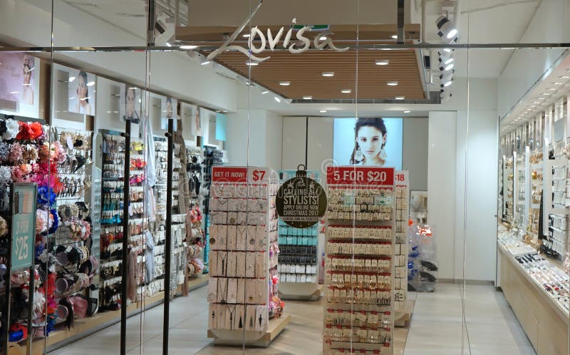 Lovisa Jewellery sklepu przód Lovisa jest mody jewellery przy gotowym być ubranym ceny zdjęcia stock