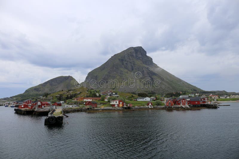 Lovund, uma ilha norueguesa fotos de stock Lovund, uma ilha norueguesa fotos de stock