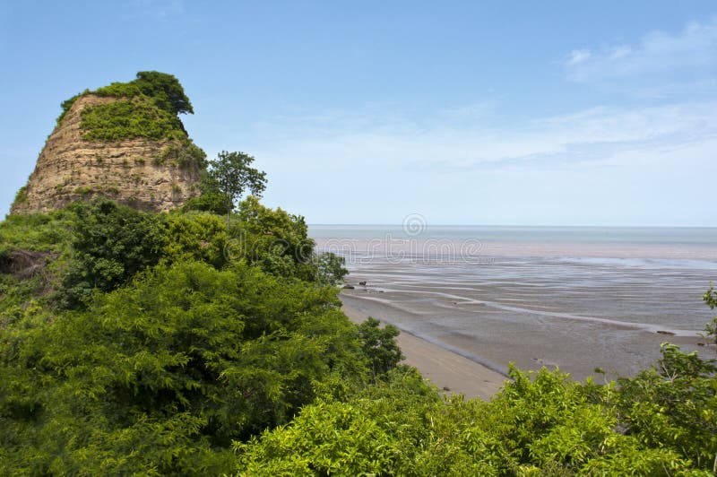 Low tide to Esmeraldas