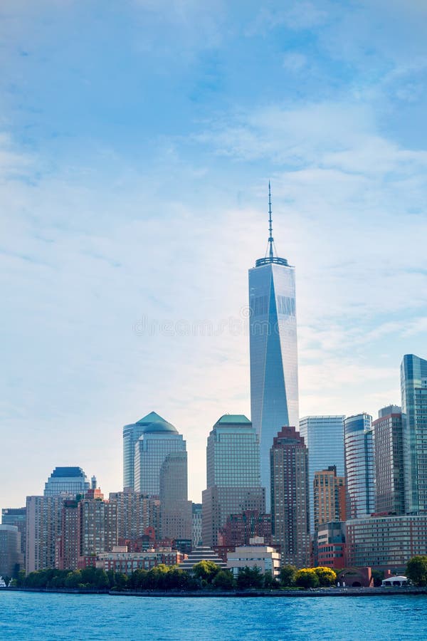 Lower Manhattanhorisontbatteriet parkerar New York USA royaltyfria bilder Lower Manhattanhorisontbatteriet parkerar New York USA royaltyfria bilder