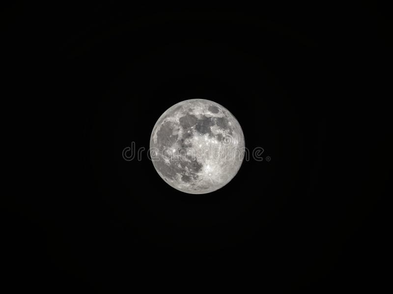 Lua cheia no c?u nocturno escuro fotos de stock Lua cheia no c?u nocturno escuro fotos de stock