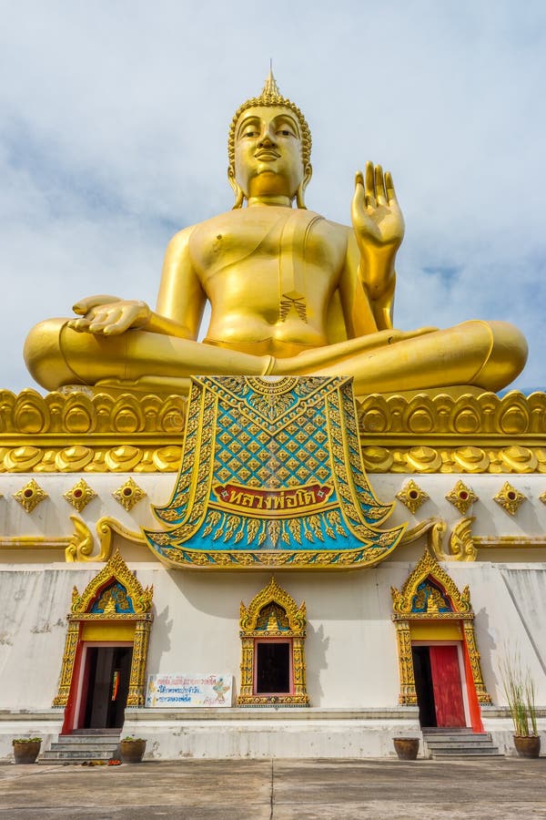 The Golden Statue Of Teaching Buddha Pose Stock Image - Image of ...