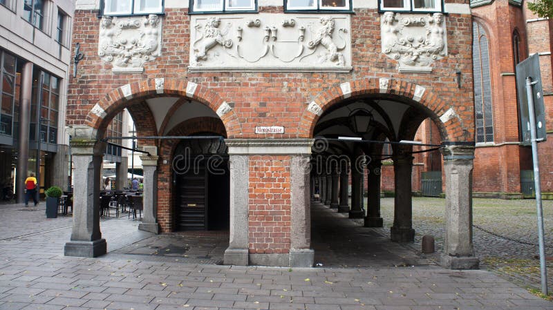Lubeck Germania 07262015 parte din vechea casă de cărămidă cu arches frumoase arhitectură royalty free stock photography
