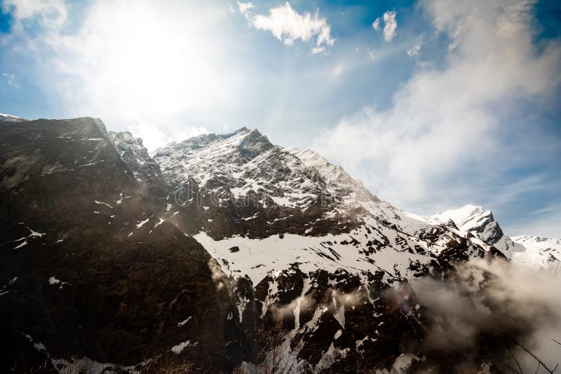 Luce del tappeto di base di Annapurna immagini stock libere da diritti Luce del tappeto di base di Annapurna immagini stock libere da diritti