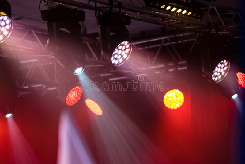 Luces del concierto o del club del disco fotografía de archivo libre de regalías Luces del concierto o del club del disco fotografía de archivo libre de regalías