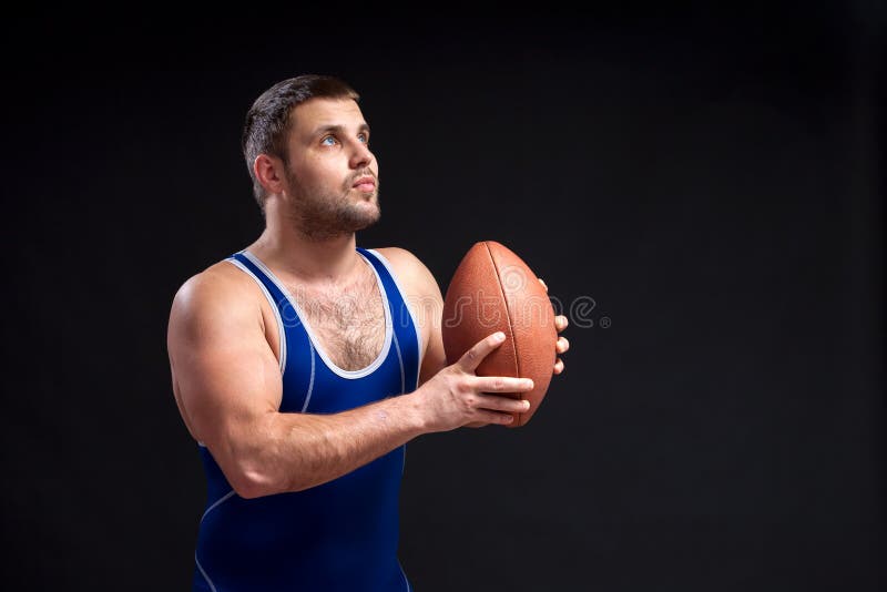 Luchador de sexo masculino oscuro-cabelludo joven fotografía de archivo libre de regalías Luchador de sexo masculino oscuro-cabelludo joven fotografía de archivo libre de regalías