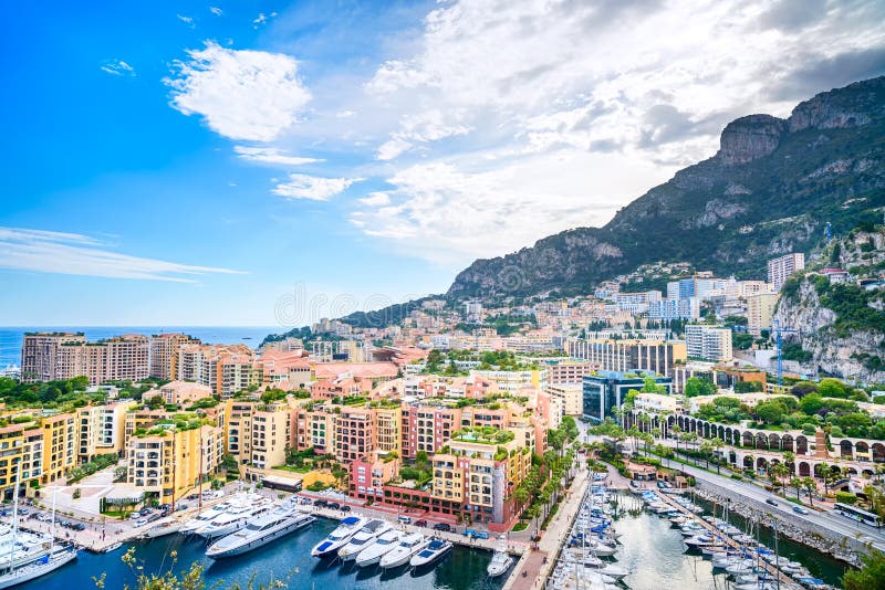 Lucht de meningscityscape van het prinsdom van Monaco Monte Carlo. Azuurblauwe kust. Frankrijk