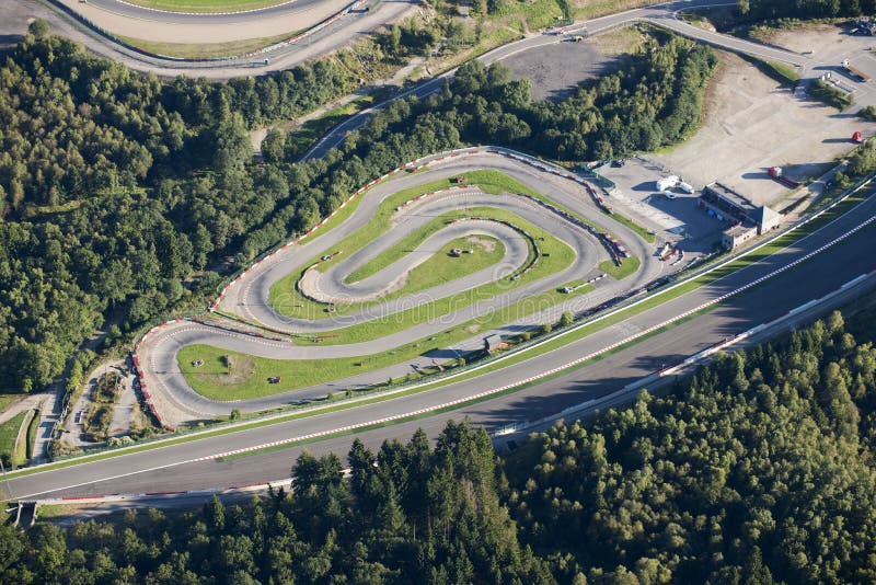 Lucht mening: kleine karting renbaan stock afbeeldingen Lucht mening: kleine karting renbaan stock afbeeldingen