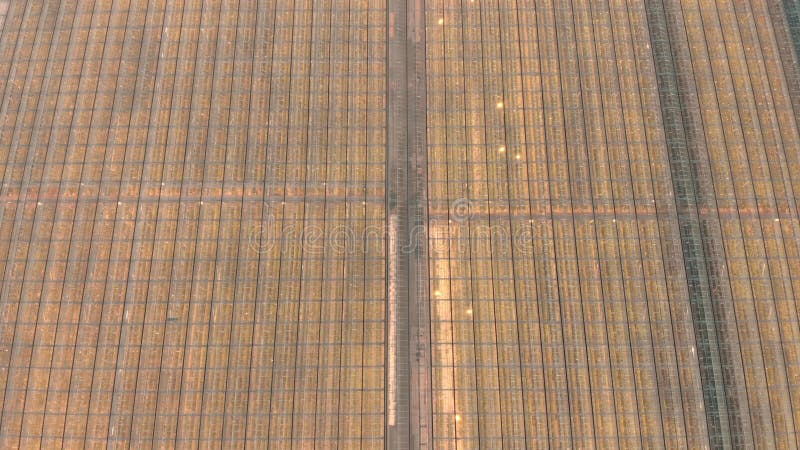 Luchtfoto's - grote kassen met groenten en landbouwgewassen