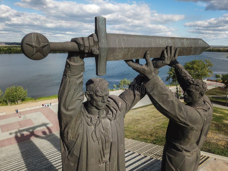 Luchthommel die van Victory Monument in Magnitogorsk, Rusland wordt geschoten royalty-vrije stock fotografie Luchthommel die van Victory Monument in Magnitogorsk, Rusland wordt geschoten royalty-vrije stock fotografie