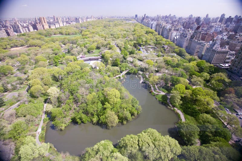 Luchtmening van Central Park in de lente dichtbij Columbus Circle de Stad in van Manhattan, New York, New York stock fotografie Luchtmening van Central Park in de lente dichtbij Columbus Circle de Stad in van Manhattan, New York, New York stock fotografie