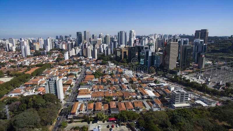 Luchtmening van de stad van Sao Paulo Brazil, de buurt van Itaim Bibi stock fotografie Luchtmening van de stad van Sao Paulo Brazil, de buurt van Itaim Bibi stock fotografie
