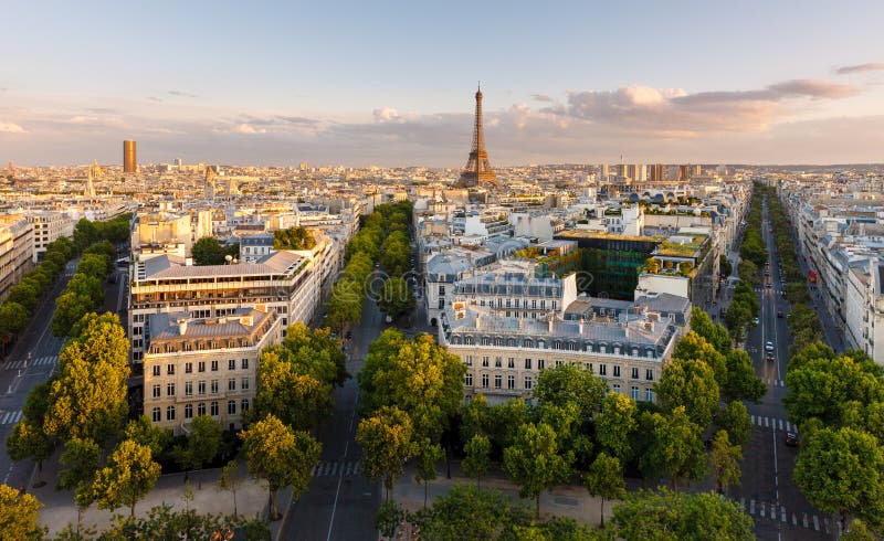 Luchtmening Van De Toren Van Parijs En Van Eiffel Stock Afbeelding ...
