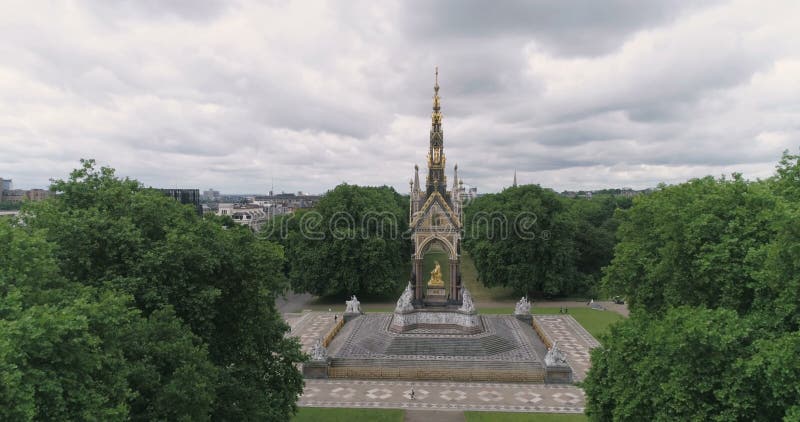 Luchtmening van Koninklijk Albert Memorial in Hyde-park in Londen