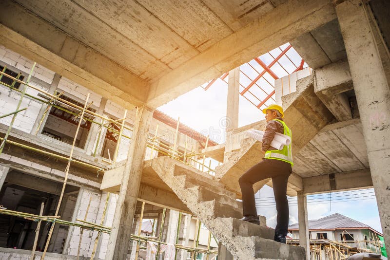 Lucrător mecanic profesionist în construcția de locuințe stock photography