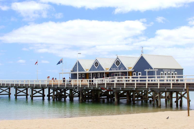 Ludzie zabawę przy Jetty Busselton, zachodnia australia zdjęcia stock Ludzie zabawę przy Jetty Busselton, zachodnia australia zdjęcia stock