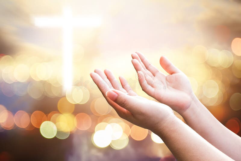 Ludzkie ręki otwierają palma up cześć Eucharystii terapia Błogosławi bóg On zdjęcie royalty free