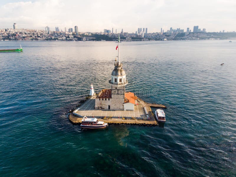 Luft- Brummen-Ansicht Erst-` s Turms in Uskudar Istanbul/Kiz Kulesi stockbilder Luft- Brummen-Ansicht Erst-` s Turms in Uskudar Istanbul/Kiz Kulesi stockbilder