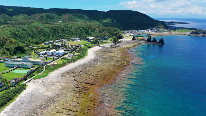 Luftbild der grünen Insel Taiwan stock footage